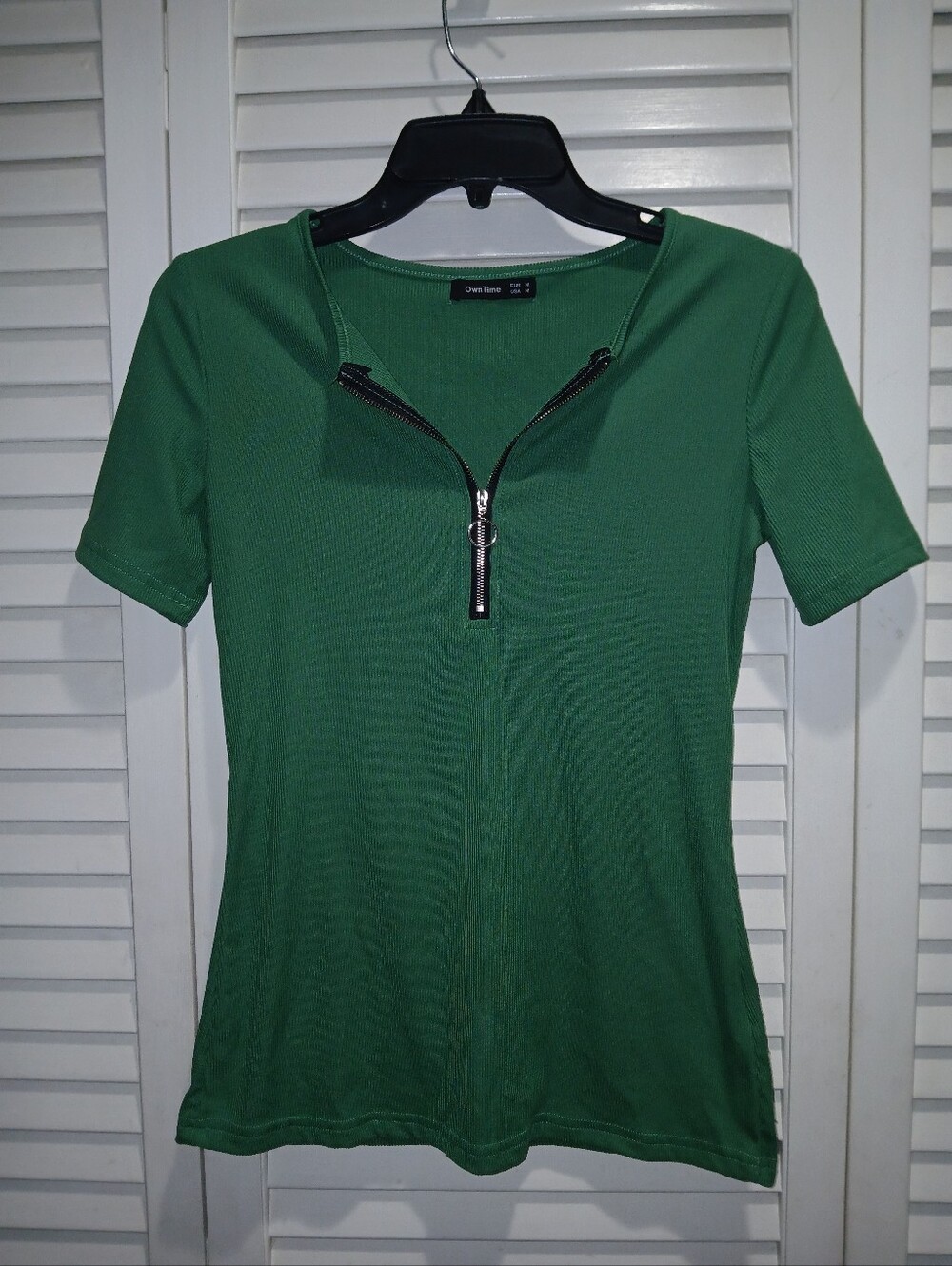 OwnTime Emerald Green Ribbed Front-Zip Short Sleeve Top - Size M